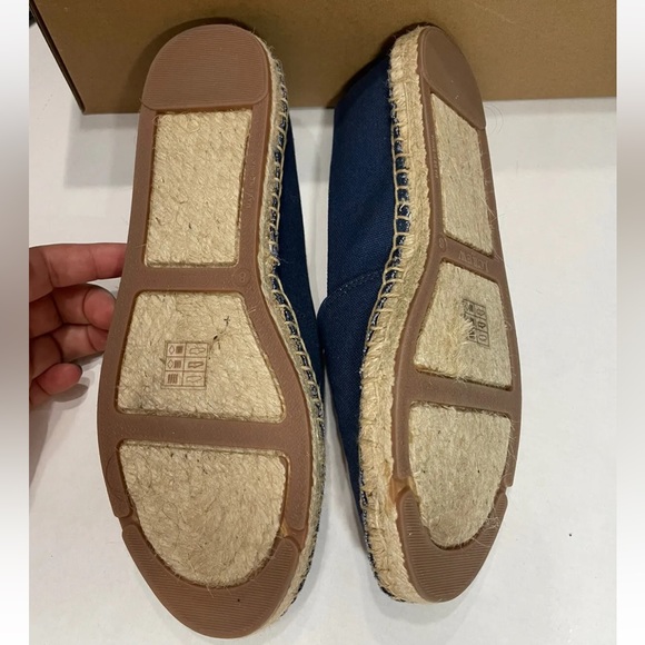 New In Box J Crew Embroidered Oranges espadrilles AX845 $79.50 Sz 8 Navy - Picture 2 of 6